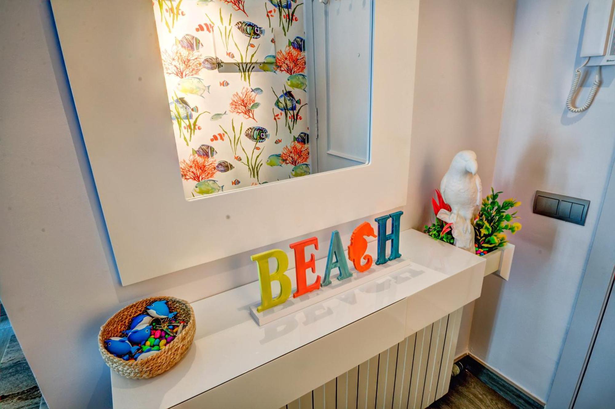 Beachstyle Penthouse By Hello Homes Ситжес Екстериор снимка